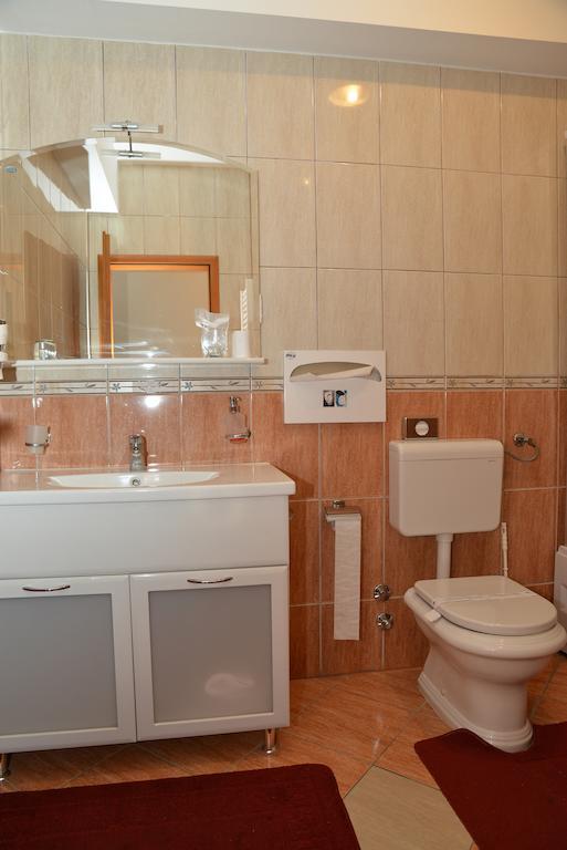 Hotel Venezia Imotski Luaran gambar